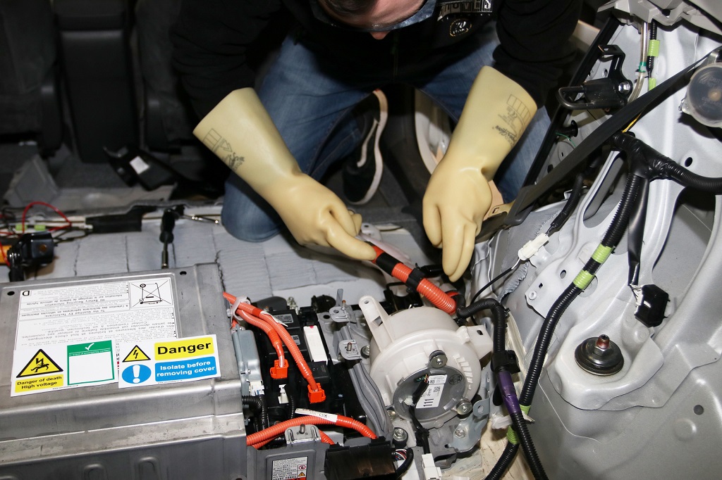 Hybrid and electric vehicles Maintenance and servicing