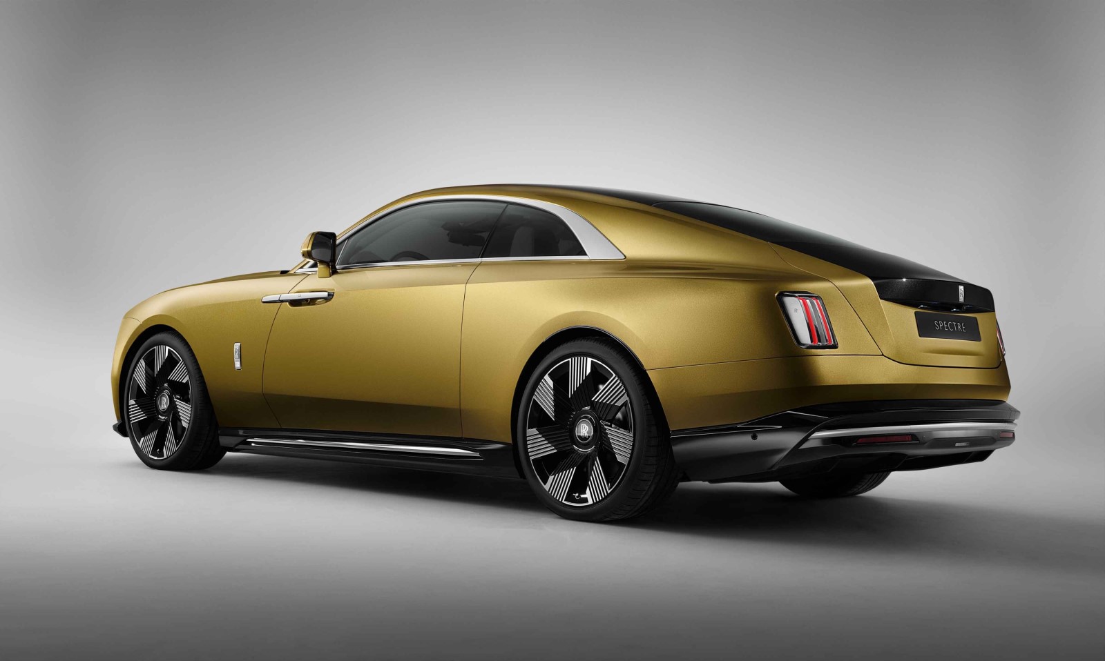 Rolls-Royce Unveils Spectre - Its First EV