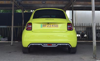 Abarth 500e rear