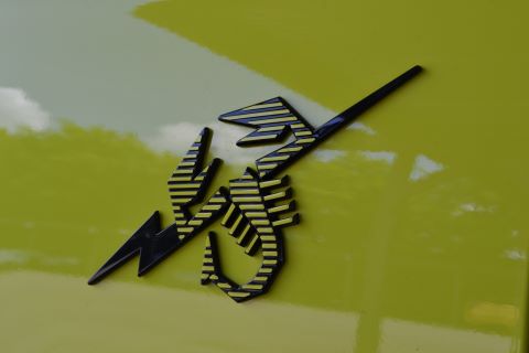 Abarth 500e scorpion logo 