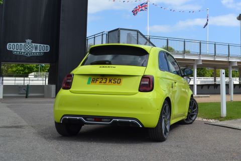 Abarth 500e rear-three-qaurter